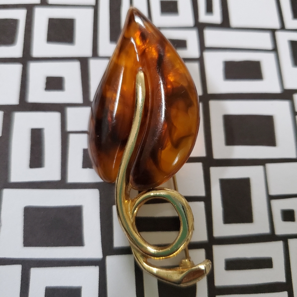 Brooch
